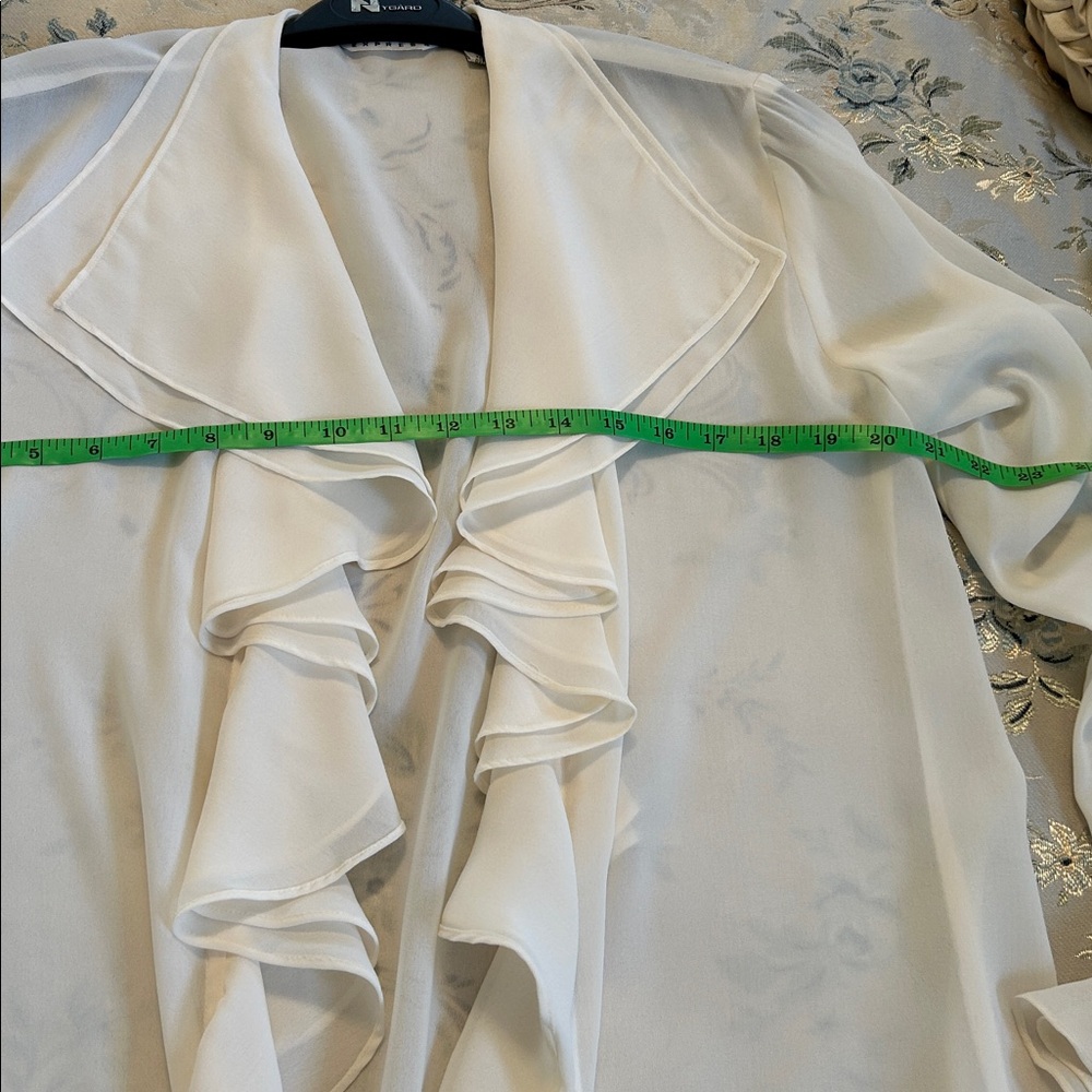 Chic Ivory Ruffle Blouse - Picture 5 of 10